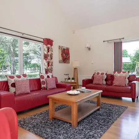 Large Sleeping 10. Free Use Of Pool