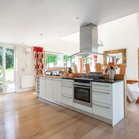 Vakantiehuis Large Sleeping 10. Free Use Of Pool Kenmare