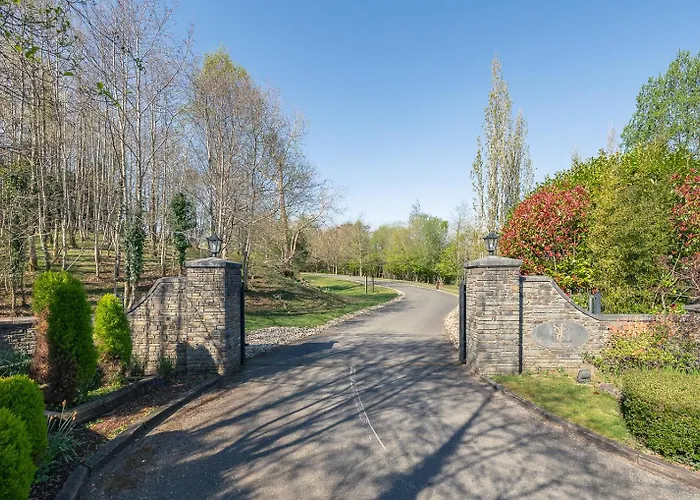 Semesterbostad Large Sleeping 10. Free Use Of Pool Kenmare