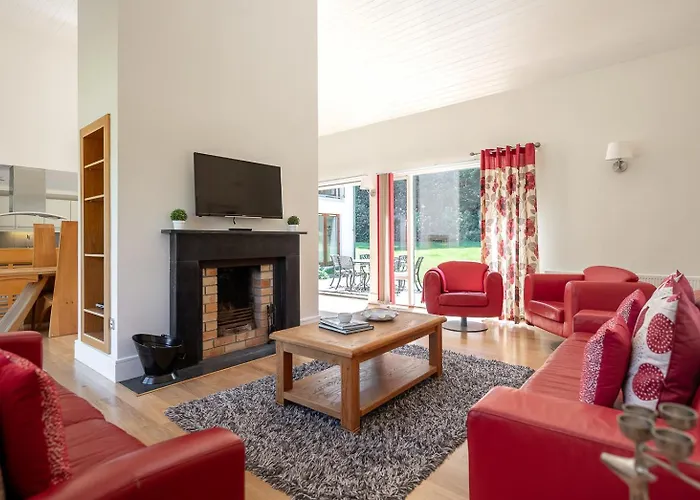 Tatil Evi Large Sleeping 10. Free Use Of Pool Kenmare