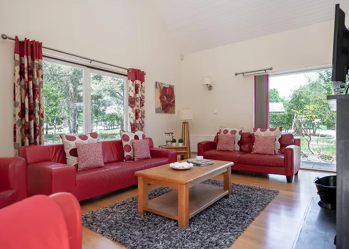 Large Sleeping 10. Free Use Of Pool