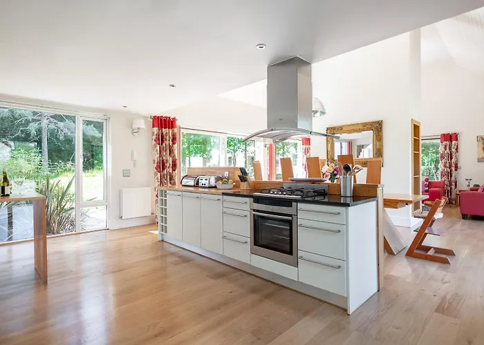 Semesterbostad Large Sleeping 10. Free Use Of Pool Kenmare