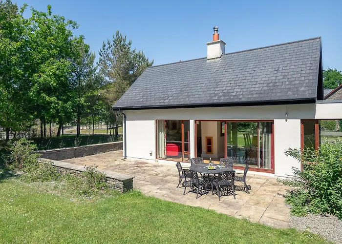 Large Sleeping 10. Free Use Of Pool *